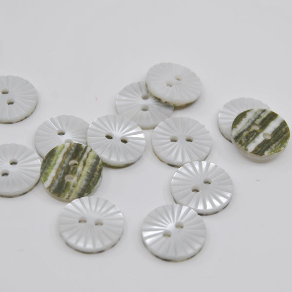 Button - 2 Faced White Star Mottled Olive – 15mm